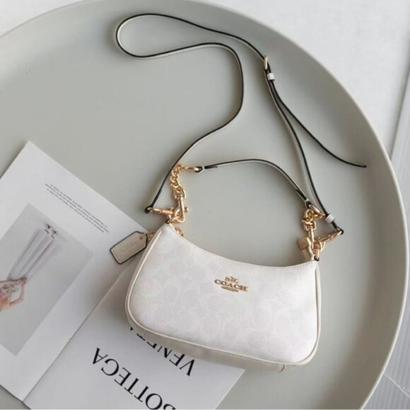 Coach Teri Shoulder Bag In Signature Canvas - Picture 1 of 6